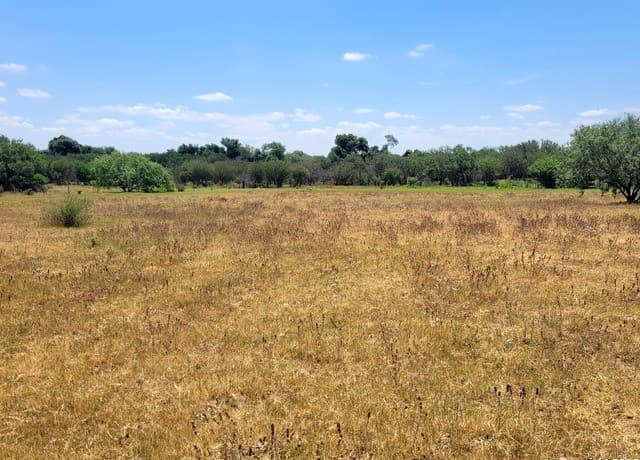 rental at LOT 4 OF 7 Bar R Lane in Floresville, TX — photo 2