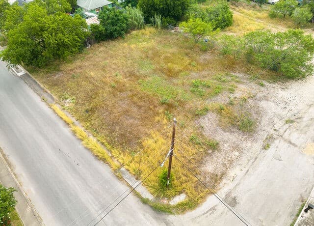 rental at 255 Coyol St in San Antonio, TX — photo 2