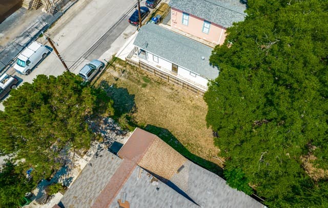 rental at 216 Sherman in San Antonio, TX — photo 4