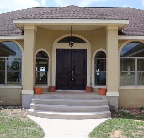 Home for sale at 338 Tower Rd in San Antonio, TX — photo 2