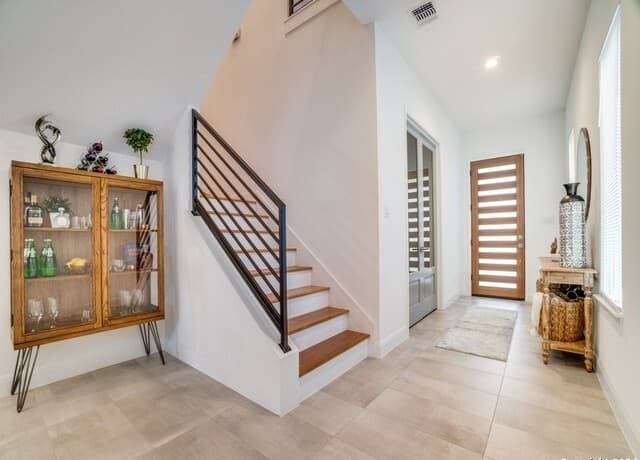 4-bedroom rental at 7630 Lost Mine Peak in San Antonio, TX — photo 4