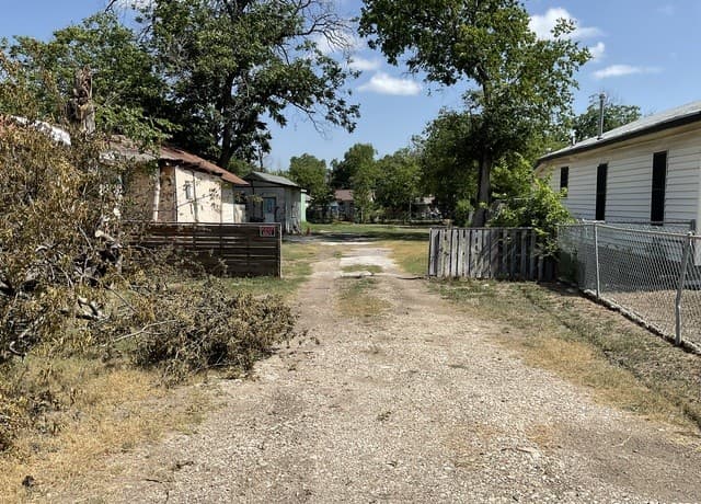 rental at 3023 Chihuahua St in San Antonio, TX — photo 1