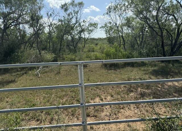 rental at 5153 Jim Brite Rd in Pleasanton, TX — photo 5