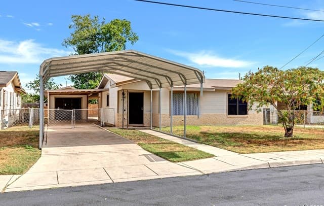 3-bedroom rental at 411 W Hart Ave in San Antonio, TX — photo 1