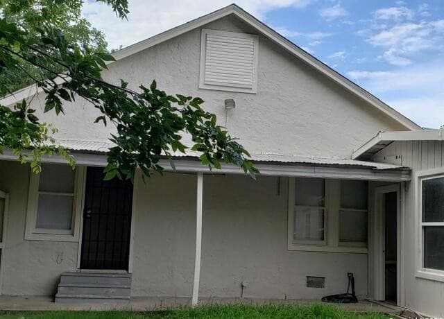 3-bedroom rental at 1406 Hicks Ave in San Antonio, TX — photo 4