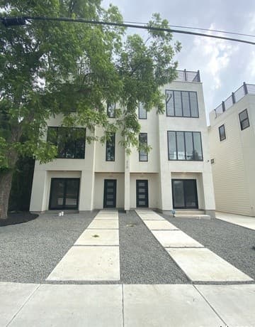rental at 218 Pinckney St in San Antonio, TX — photo 5