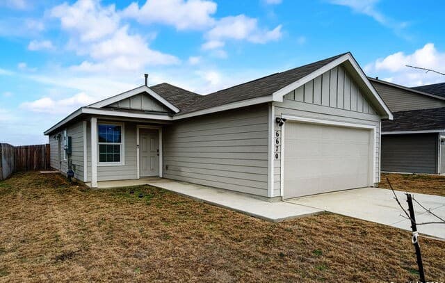 3-bedroom rental at 6670 Arid Way in San Antonio, TX — photo 3