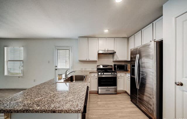 3-bedroom rental at 6670 Arid Way in San Antonio, TX — photo 5