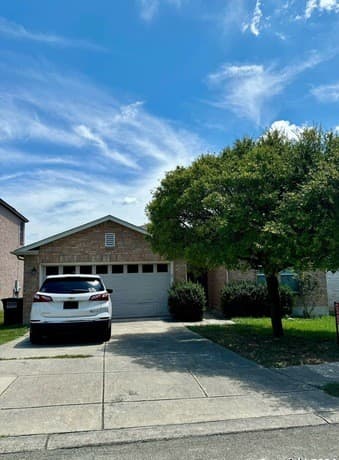 3-bedroom rental at 534 Gable PT in San Antonio, TX — photo 1