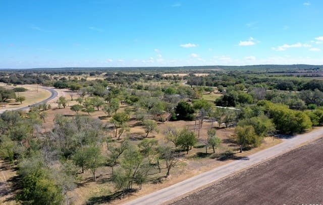rental at 0 Fm 2676 in Hondo, TX — photo 2