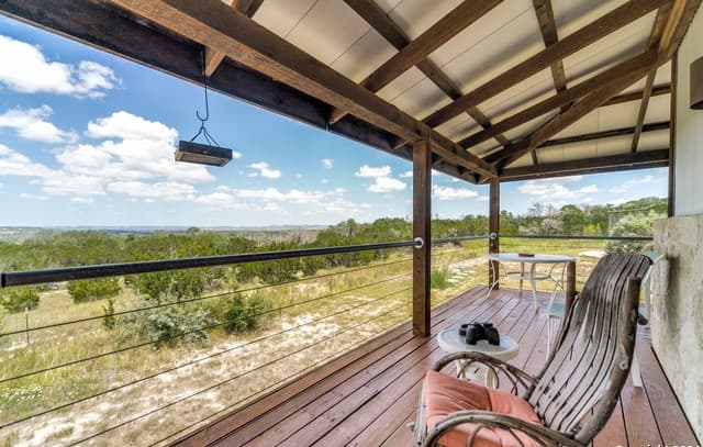 3-bedroom rental at 180 Majestic Oaks Dr in Boerne, TX — photo 2