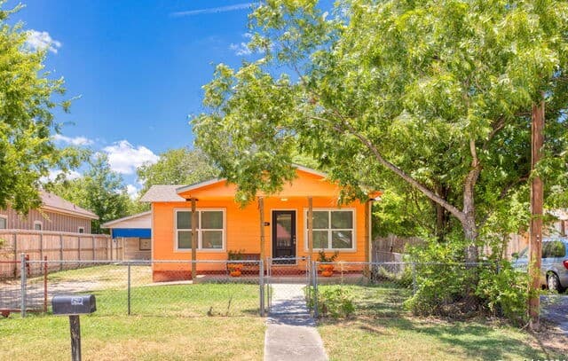 2-bedroom rental at 113 Vista Rd in San Antonio, TX — photo 1