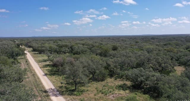 rental at 424 Pr 324 in Dhanis, TX — photo 1