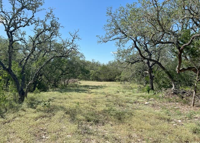 rental at 424 Pr 324 in Dhanis, TX — photo 2