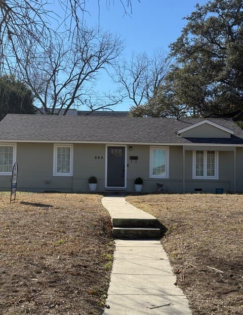 4-bedroom rental at 106 Morningside Dr in Terrell Hills, TX — photo 4