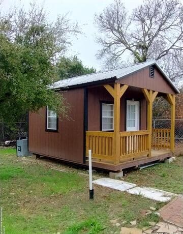 1-bedroom rental at 475 Skyline Dr in Bandera, TX — photo 4