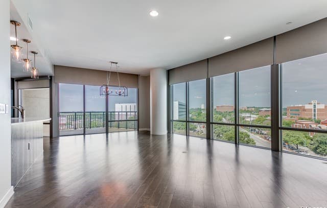 2-bedroom rental at 4242 Broadway St. Unit 504 in San Antonio, TX — photo 1