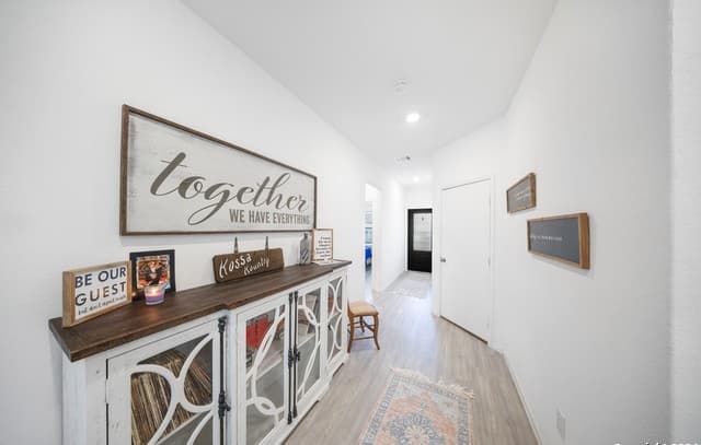 4-bedroom rental at 5310 Basil Chase in St Hedwig, TX — photo 3