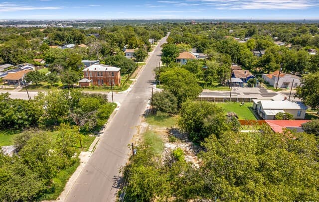 rental at 1816 Virginia Blvd in San Antonio, TX — photo 4