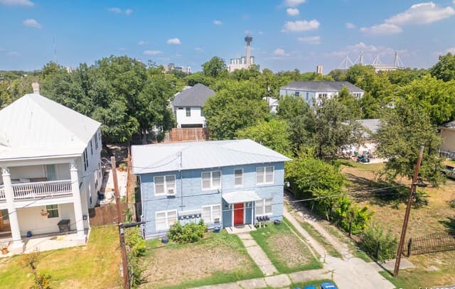 rental at 217 Lotus St in San Antonio, TX — photo 2