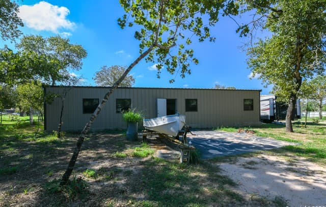 rental at 270 Camelot Ln in San Antonio, TX — photo 2