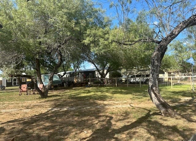 rental at 507 Mulberry St in Jourdanton, TX — photo 1