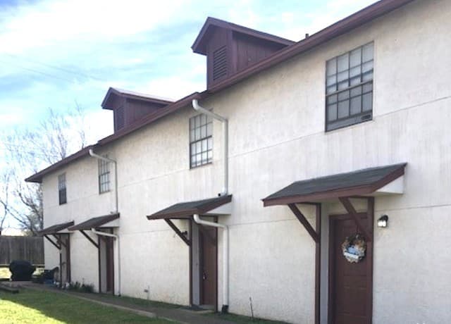 2-bedroom rental at 542 Dukeway Unit 1 in Universal City TX