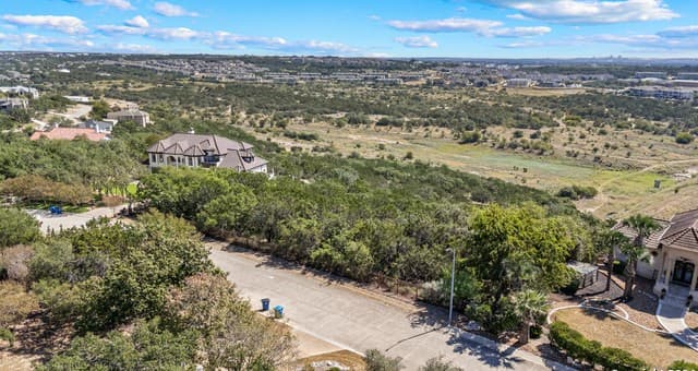 rental at 13 Champions Run in San Antonio, TX — photo 2