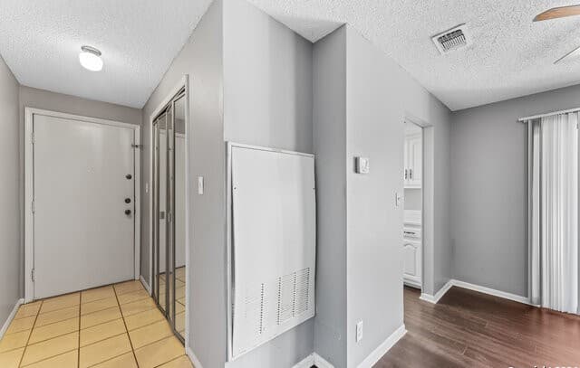 2-bedroom rental at 11843 Braesview Unit 1016 in San Antonio, TX — photo 2