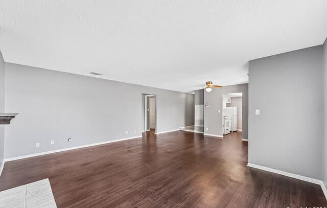 2-bedroom rental at 11843 Braesview Unit 1016 in San Antonio, TX — photo 4