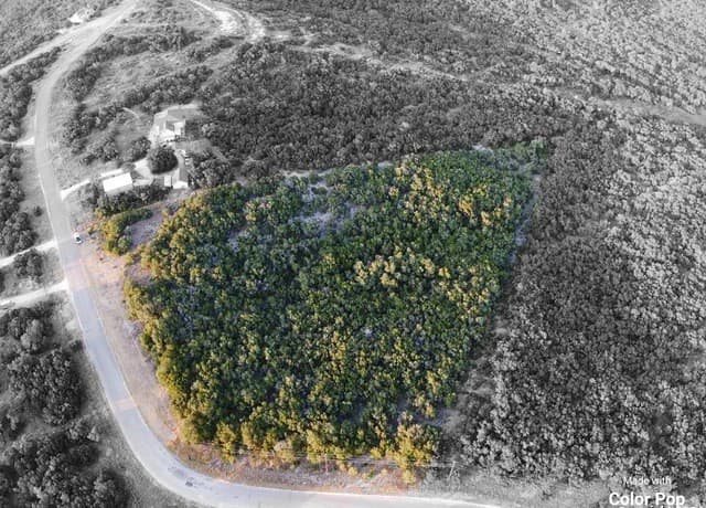 rental at 314 County Road 2744 in Mico, TX — photo 1