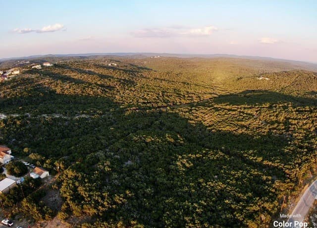 rental at 314 County Road 2744 in Mico, TX — photo 2