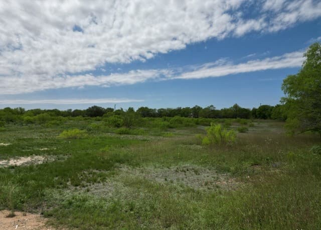rental at 2020 Goeth Rd in San Antonio, TX — photo 3