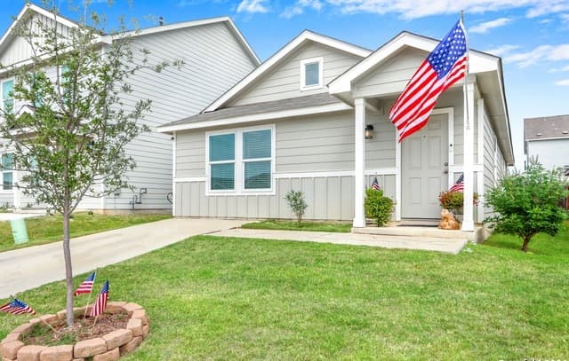 3-bedroom rental at 13831 Goat Cv in San Antonio, TX — photo 1