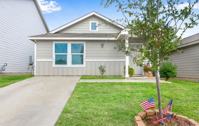 3-bedroom rental at 13831 Goat Cv in San Antonio, TX — photo 2