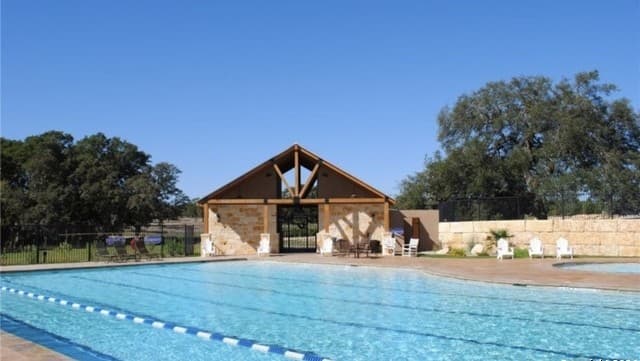 rental at 102 Jacob Dearing in Blanco, TX — photo 4