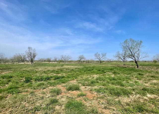 rental at TRACT 6 Fm 1332 in Jourdanton, TX — photo 3