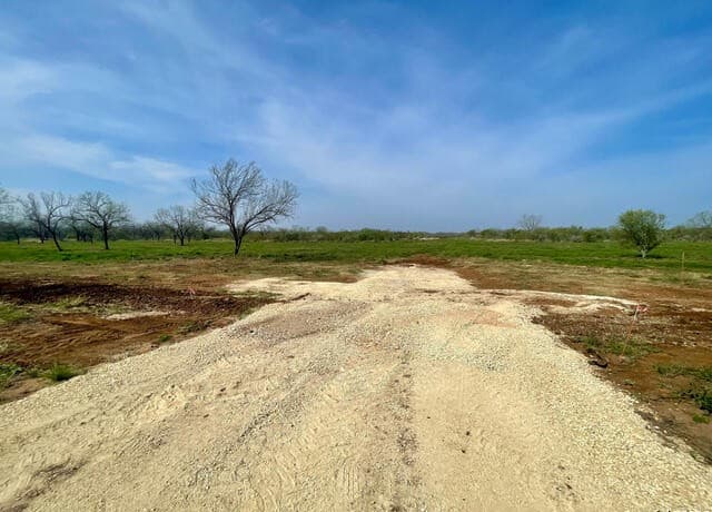 rental at TRACT 6 Fm 1332 in Jourdanton, TX — photo 5