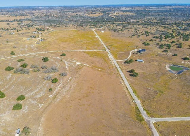 rental at 0 Overhills Rd. in Fredericksburg, TX — photo 5