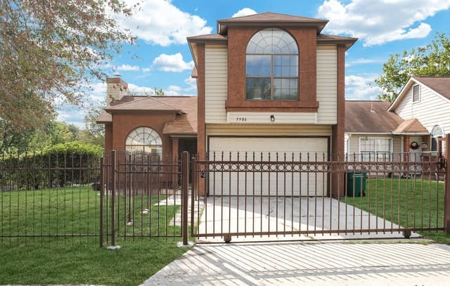 3-bedroom rental at 5986 Sunrise Bend Dr in San Antonio, TX — photo 1
