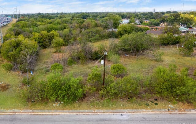 rental at 0 Driftwood Pass in San Antonio, TX — photo 2