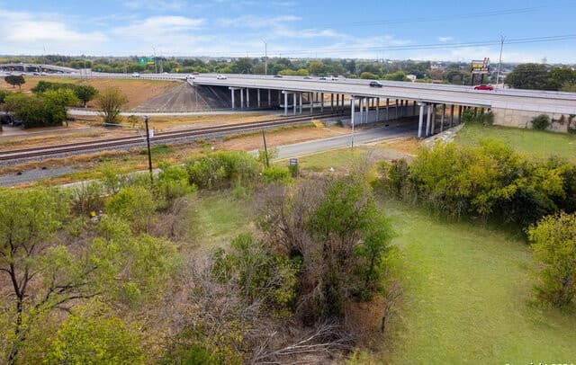 rental at 0 Driftwood Pass in San Antonio, TX — photo 5