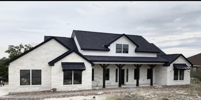 3-bedroom rental at 731 Salt Grass Trail in Bandera, TX — photo 1