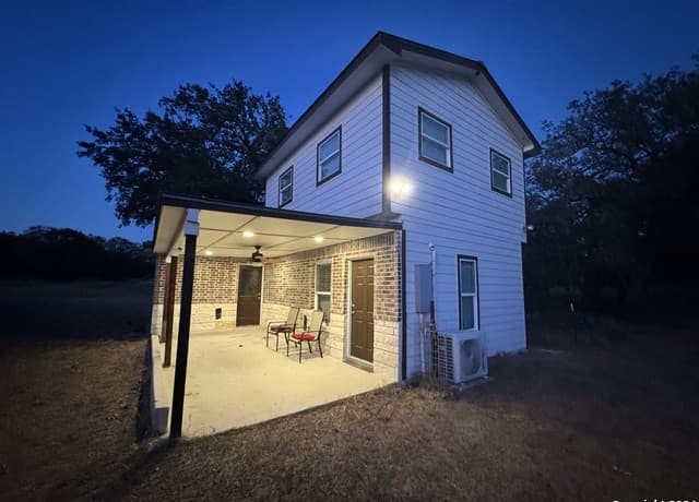 3-bedroom rental at 785 Waycross Rd in San Antonio, TX — photo 5