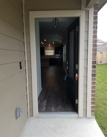 4-bedroom rental at 10403 Midsummer Meadow in Converse, TX — photo 3