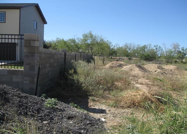 rental at 754 Cr 6843 in Lytle, TX — photo 1