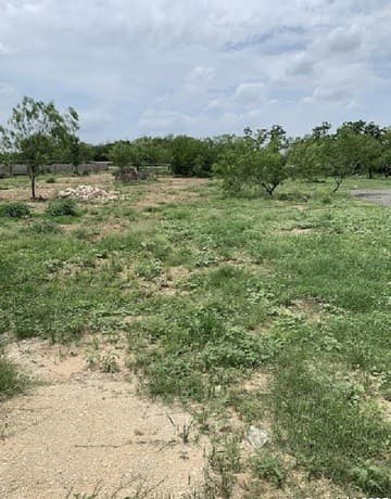 rental at 754 Cr 6843 in Lytle, TX — photo 5