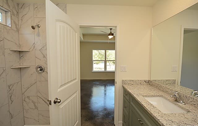 3-bedroom rental at 216 Remington Rd in Spring Branch, TX — photo 5