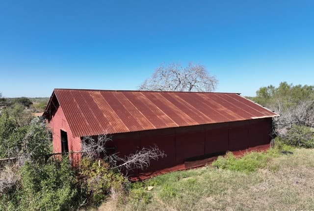 3-bedroom rental at 119 Hidden Ln in Jourdanton, TX — photo 1