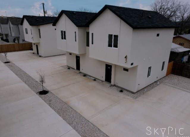 rental at 6402 Tahoka St in San Antonio, TX — photo 4